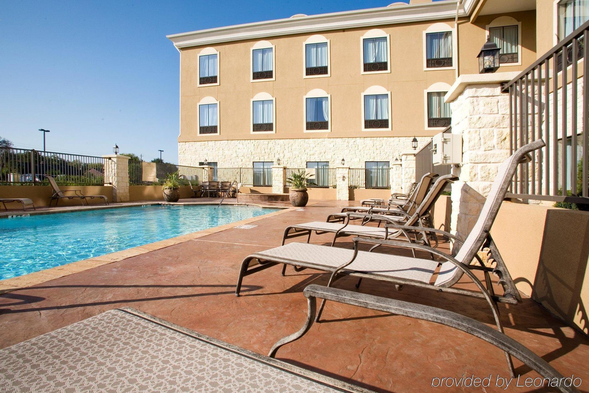 Holiday Inn Express & Suites Victoria, An Ihg Hotel Exterior foto
