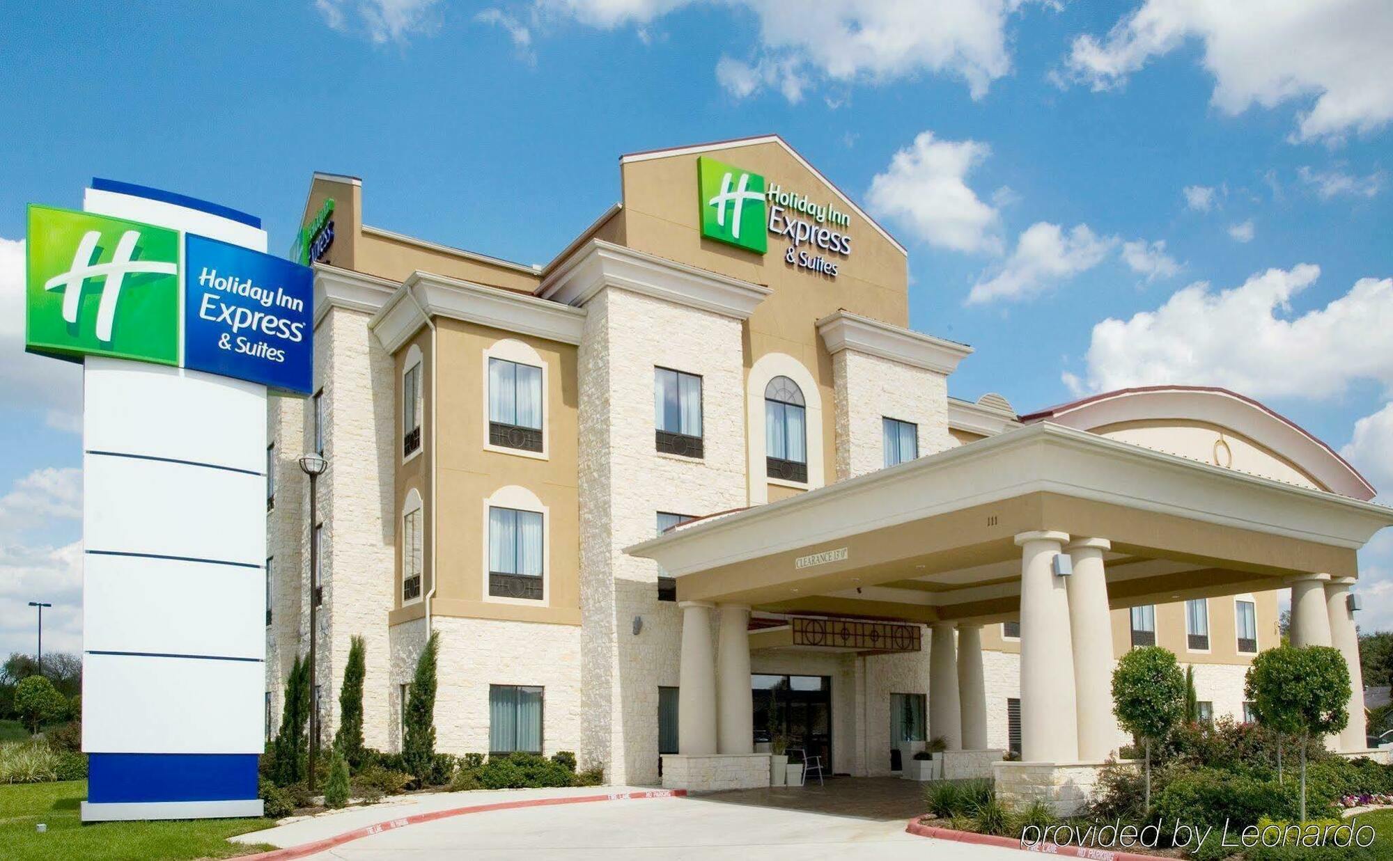 Holiday Inn Express & Suites Victoria, An Ihg Hotel Exterior foto